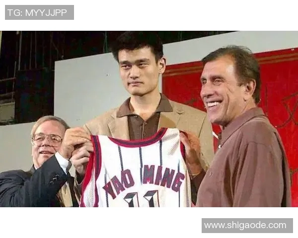 巴西中锋姚明的传奇之路与篮球世界的交汇点