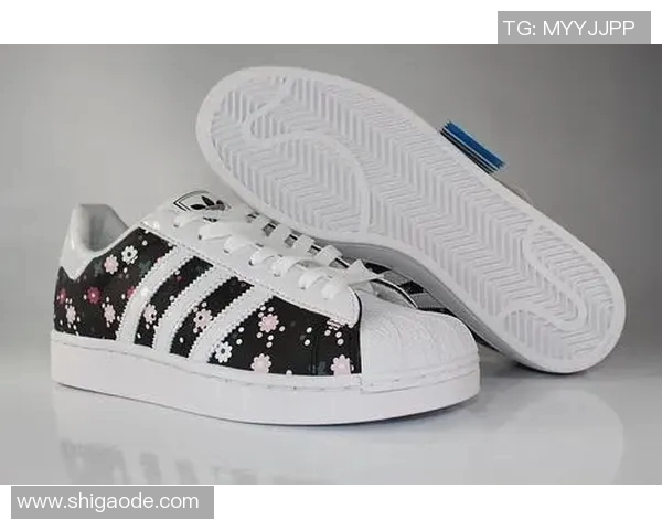 足球明星为何偏爱带鞋带的运动鞋探秘其背后的原因与影响