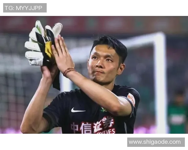 足球明星时尚风采大揭秘他们的穿衣搭配与场外魅力全解析